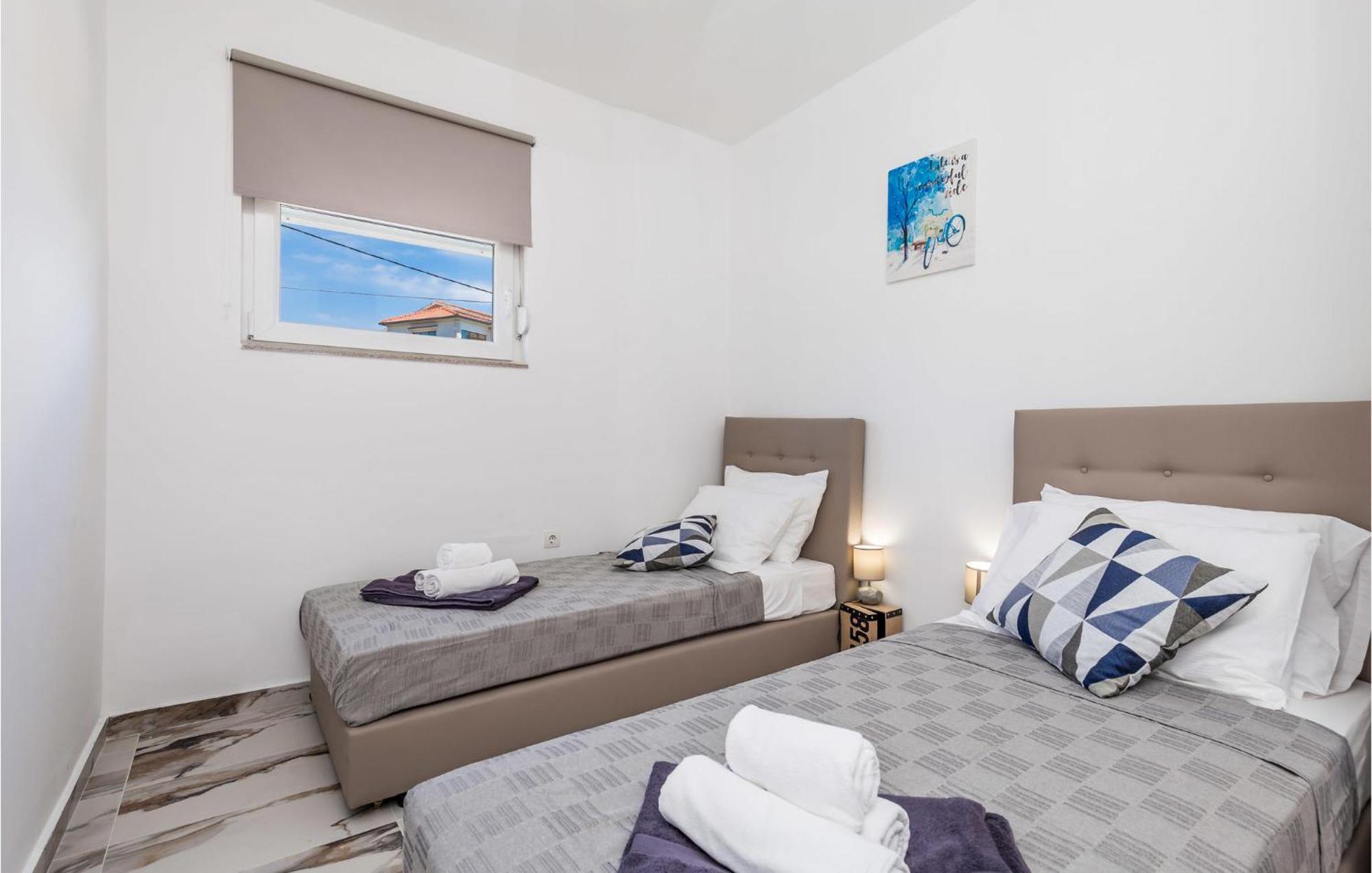 2 Bedroom Amazing Apartment In Rijeka Exterior foto