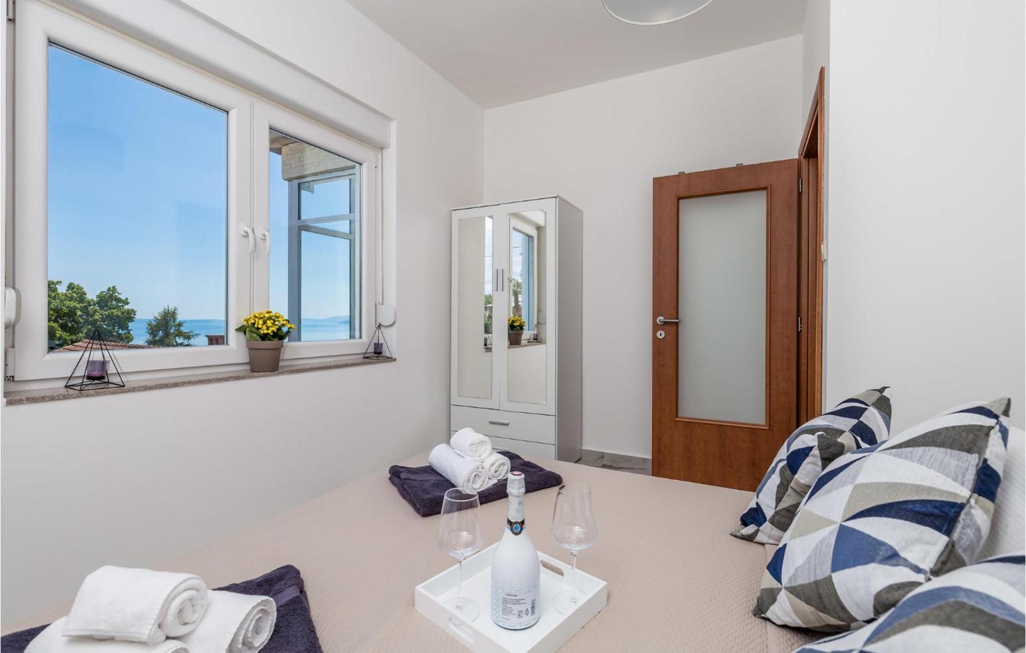 2 Bedroom Amazing Apartment In Rijeka Exterior foto