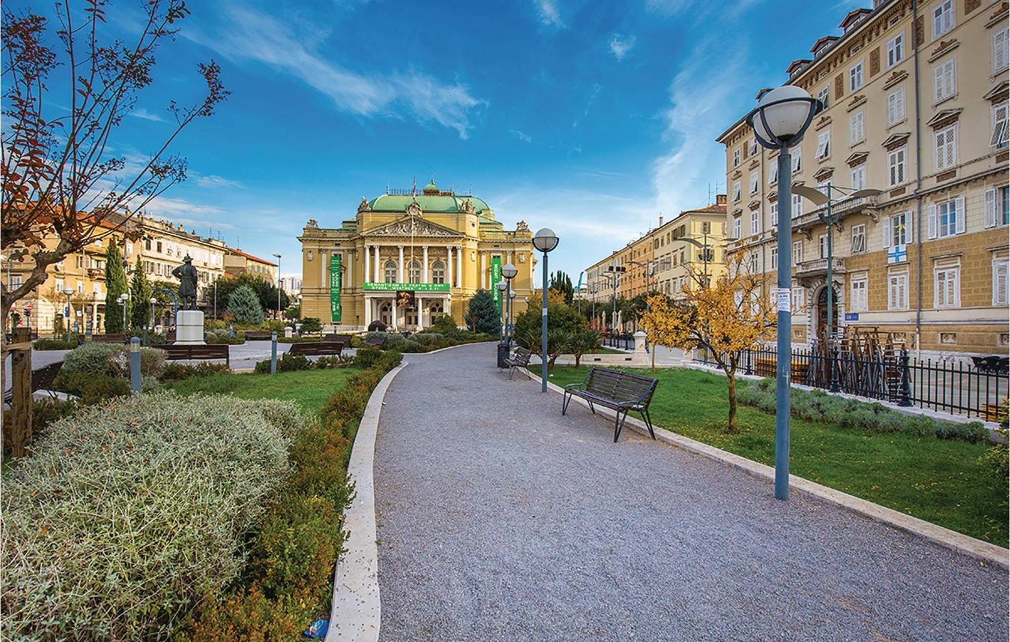 2 Bedroom Amazing Apartment In Rijeka Exterior foto